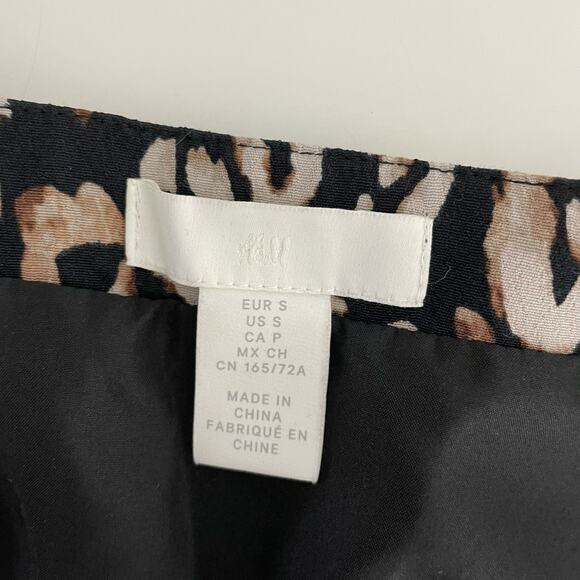 H&M Leopard Print Mini Skirt Size Small - Picture 6 of 7